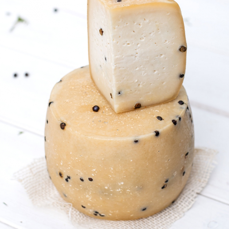 Fattoria Antonič formaggio pecorino bacche ginepro Ceroglie Sistiana Carso